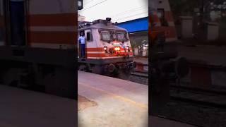 नई दिल्ली क्लोन स्पेशन बरौनी से नई दिल्ली  #youtube #trending #train #shortsfeed #viralvideo ⚡⚡