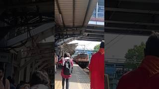 Flaying Rani arrived  Borivali station Akash.805 #indian ,#train #rail , #train railway.