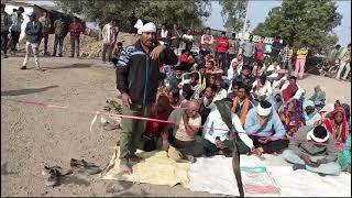 रतलाम ग्रामीण ग्राम पंचायत रामपुरिया में, आदिवासी युवाओं के ऊपर बंदूक और चाकू से जान लेवा हामला...।