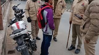 पुलिस अधीक्षक देवरिया श्री विक्रान्त वीर के निर्देशन मे चलाया गया मार्निंग वॉकर चेकिंग अभियान ।*