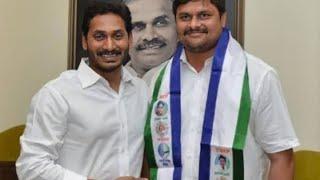 శ్రీకాకుళం జిల్లా ఆముదాలవలస ప్రెస్ మీట్ లో మాట్లాడుతూ ఉద్యోగులను తొలగిస్తూ ........