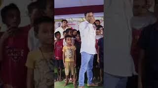 राघोपुर प्रखंड में शिक्षा व्यवस्था कीकमी समाधान केंद्र के सचिव सुभाष कुमार ने बच्चों से ली शिक्षा की