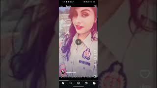 *पुलिस की वर्दी में युवती ने बनाई रील*वायरलविडियो  कौशाम्बी के मंझनपुरथाना इलाके कीबताई जा रही युवती