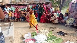 घर गोसाई का चढ़ना चढ़ा रहे हैं बचाव आलोक भगत जी फतेहपुर बेरौन संपर्क नंबर 9155876360