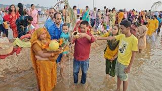 Northern India's Chhath Puja festival draws huge crowds in Bodhgaya,Bihar