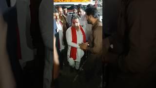 Azamgarh Election: सपा के चुनाव कार्यालय में धर्मेंद्र यादव की धाकड़ एंट्री