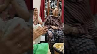 #guru ji itni Daya karna mujhe apna banaa Lena aunty ne Gaya Sundar bhajan