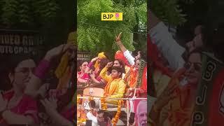 Azamgarh मे Dinesh Lal Yadav ke liye Bishal Rally Me Akshara Singh , Neelam Giri, Aamrapali Dubey