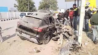 सोहना पाली रोड पर हुआ भीषण Accident,  उड़ गए गाड़ी ने परखच्चे।