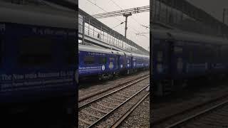 Kanpur Central - New Delhi Shatabdi Express arriving at Aligarh Jn | 130 kmph