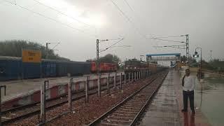 #bhind #station बारिश के मोशम में तन्हाई के आलम में