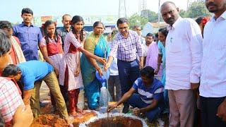 తాడ్వాయి మండల కేంద్రంలో డివైడర్ మధ్యలో మొక్కలు నాటిన మంత్రి సీతక్క#Deepa Tv