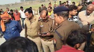 #fatehpur तेज रफ्तार ट्रक ने बाइक सवार मां- बेटे को रौंदा।