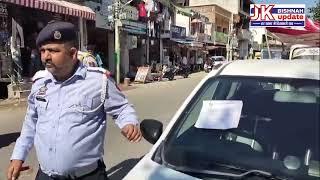 ट्रैफिक पुलिस व बिश्नाह पुलिस ने no parking zone में खड़ी गाड़ियों के काटे चलान।