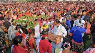 जामताड़ा में सोहराय मिलन समारोह |आदिवासियों संग जमकर थिरके मंत्री डा. इरफान अंसारी