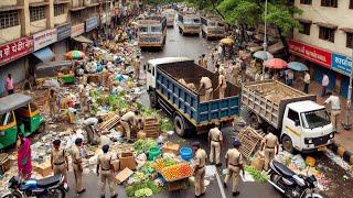 2 ट्रक साहित्य जप्त, अशोकनगर रोडवरील अनधिकृत विक्रेत्यांवर मनपा अतिक्रमण विभागाची कारवाई..