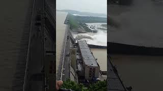 Hirakud dam sambalpur ହୀରାକୁଦ ଡ଼୍ୟାମ ପାଣି ଛଡ଼ା