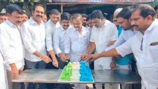 కదిరి వేమారెడ్డి సర్కిల్లో మాజీ సీఎం జగన్మోహన్ రెడ్డి జన్మదినవేడుకల్లో పాల్గొన్న నాయకులు కార్యకర్తలు