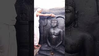 श्री १००८ नेमिनाथ भगवान की चार कलशों से अभिषेक, तीर्थंकर लेणी शहादा महाराष्ट्र