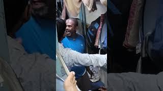 जयनगर-उधना अंत्योदय एक्सप्रेस (22563) में जनरल कोच का हाल, सीट के लिए दो यात्रियों के बीच संघर्ष