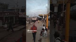 12707 Tirupati   Hazrat Nizamuddin Andhra Pradesh SAMPARK KRANTHI Express   Departing Tirupati