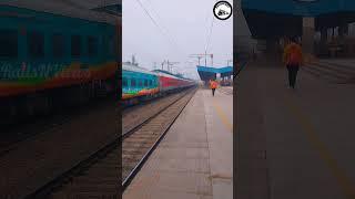 #video || Ranchi Garib Rath Express || Anand vihar Station ko skip karti hui ||