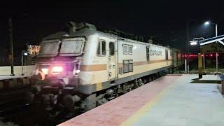 Shri Mata Vaishno Devi Katra bound Malwa Express arriving Morena !!