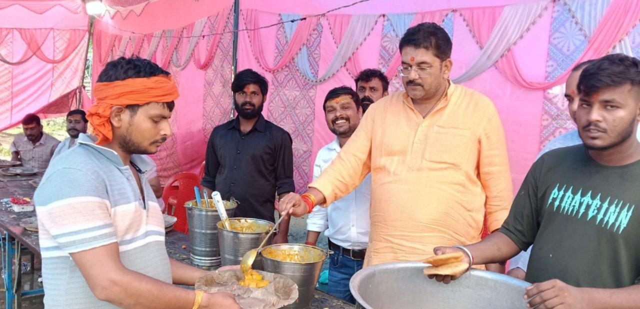 8ca3b49b-1efd-44b5-82c3-d77519744a2e