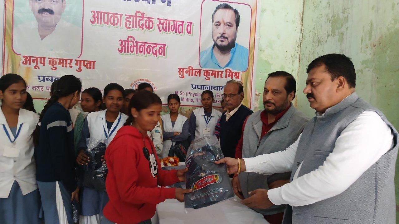 b37c2558-9407-4faf-a728-bb0ecd645803