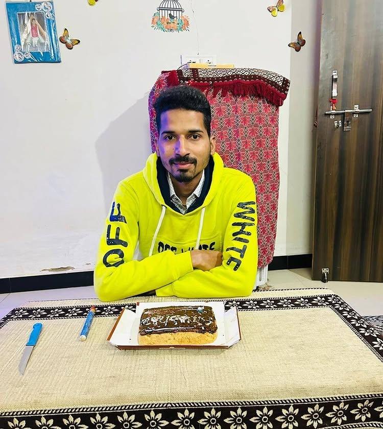 💚🎂💫🥳 My  27Th Birthday Celebration 01 Jan 2025 Happy New Year 2025 Day  Make My Born Day  Very Special Day Birthday Celebration Vibes  At My Home With Thank You So Much My Sweet Family Dear Mom& Dad And  Di & Jiju  All Family wishing Birthday Very Special Let Post Best Moment Photography By Insta Post  Capture By 

shubhamsharma1999_official 
shubham_sharmaphotography 
shraddhaamit16 
🥳📸👫💚