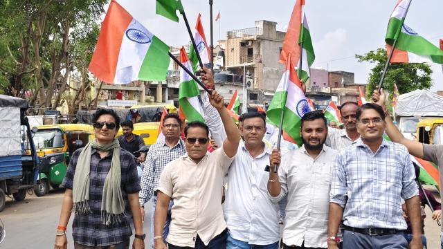 1c15d31d-b174-40bf-b972-52f3d5d662fc