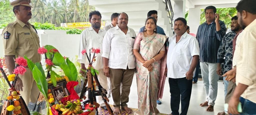 e13ace4d-a137-484d-a13f-db9ec4970d24