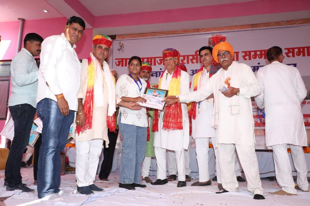 2be1be4b-fe2b-4de2-a408-d3ad3853dfad