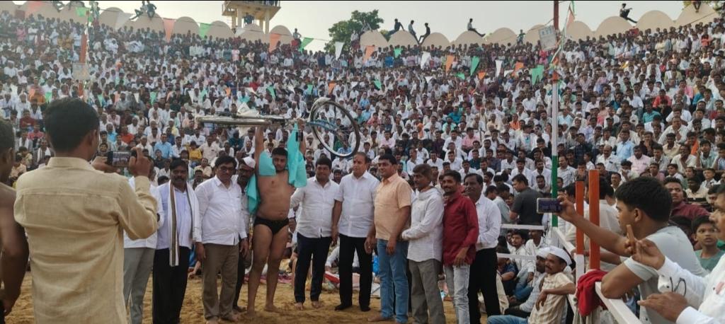 915c2c54-c0d6-40d3-8482-120b572782a1