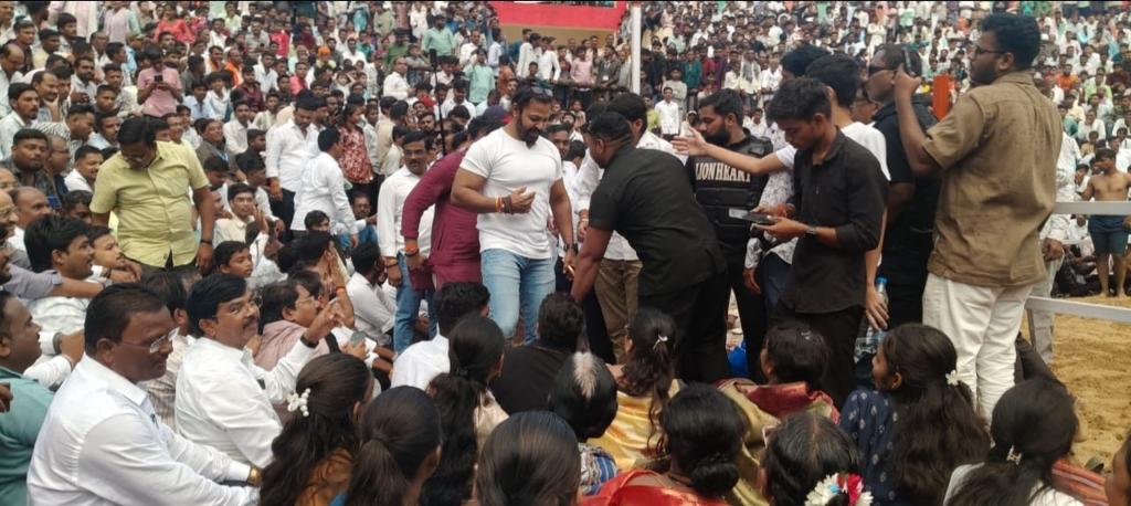 72694241-a3a4-4c33-b726-a476f4769ca8