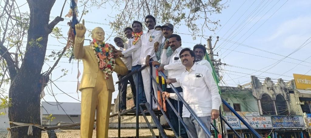 80354391-b069-404a-b599-3bf4f0a74ca2