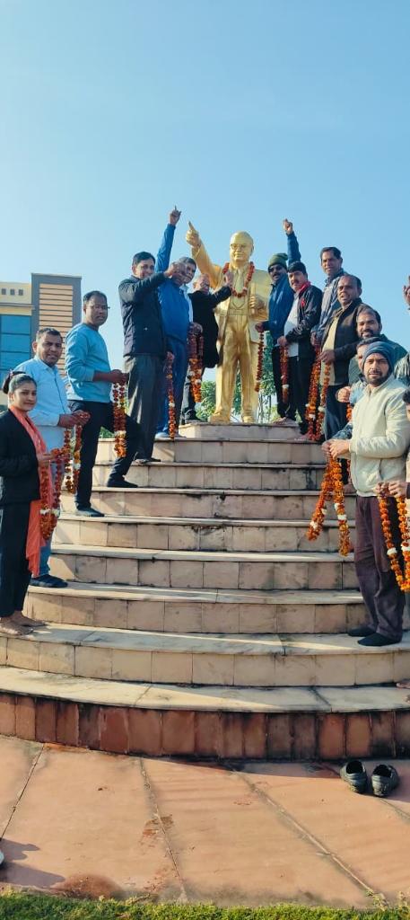 f8b740e9-8f9f-4932-8af6-469bb7cbf0cf