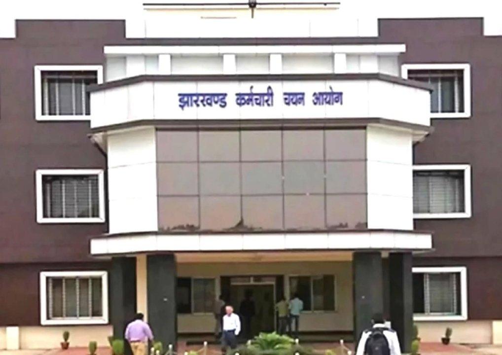 e0d42358-7f03-48d5-8a30-2ae4a9d4772c