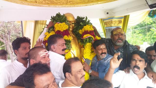 cefce7fd-9abb-4c39-bef5-cdcea6a6f3b8