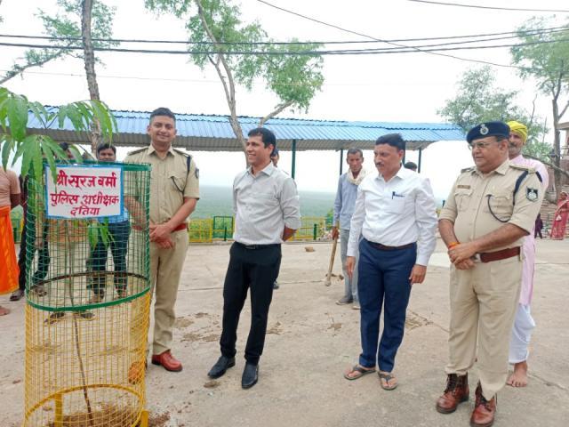 d93209ea-e398-48b7-ae8d-3162745d057a