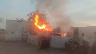 बिठनोक में ग्राम पंचायत के पास स्थित झोपड़े में लगी आग 
घरेलू सहित नगदी जलकर खाक।