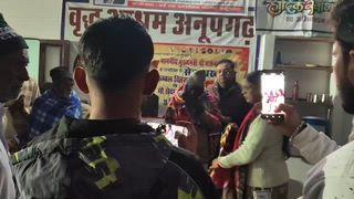 मुख्यमंत्री श्री भजनलाल शर्मा के जन्मदिन पर वृद्ध आश्रम अनूपगढ़ में कम्बल वितरित किए पुर्व विधायक सन्तोष बावरी व मोहीत छाबड़ा जी ने।