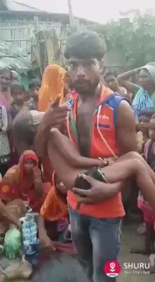 ye hai sitamarhi jila ke Sarkari sadar hospital ka halat jo aaye din ilaj ke chakkar me janta presan 
aur mariji ka hota hai ye hal
dha ho hamare sarkar
kya umid rakhe sarkar se sitamarhi ke janta