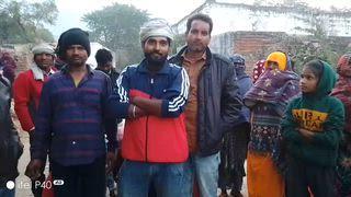 ग्रामीणों ने बताया कि इस क्षेत्र के विद्यालयों में करीब 600 बच्चे रोड पर स्थित विद्यालयों में पढ़ने के लिए आते हैं जो बच्चे पढ़ने से भयभीत है