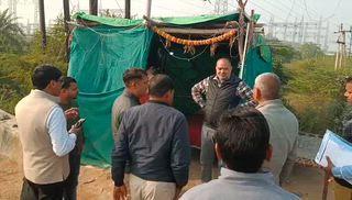 दतिया। एसडीएम संतोष तिवारी की कार्यवाही अवैध पेट्रोल डीजल की बिक्री को लेकर सख्त।