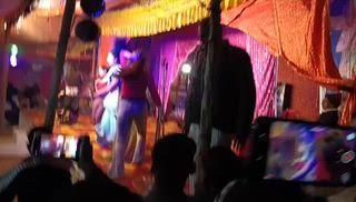 जालौन 
जालौन में रामलीला के नाम पर परोसी जा रही अश्लीलता,
रामलीला के धार्मिक मंच पर बार बालाओं द्वारा लगाए जा रहे ठुमके,
रामलीला मंच पर आस्था की आढ़ में परोसी जा रही अश्लीलता,
रामलीला में मर्यादा पुरुषोत्तम प्रभु श्रीराम के नाम पर परोसी गयी अश्लीलता,
रामलीला में बच्चे और महिलाओं के सामने बार-बालाओं ने अश्लील ठुमके लगाकर परोसी अश्लीलता,
भारी भीड़ में बार बालाओं के अश्लील ठुमकों से जमकर हुआ विवाद और जमकर मारपीट,
रामलीला के दौरान बार-बालाओं के अश्लील ठुमके और मारपीट का वीडियो सोशल मीडिया पर वायरल,
जालौन के एट कोतवाली क्षेत्र के एट विकास कॉलोनी का मामला।