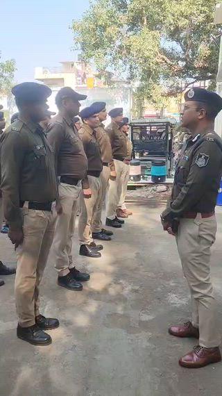 भोपाल रेंज आईजी अभय सिंह आज विदिशा आए जहां सिटी कोतवाली का निरीक्षण किया वहीं पुलिस जवानों से बात की   समीक्षा बैठक में शामिल हुए आईजी अभय सिंह