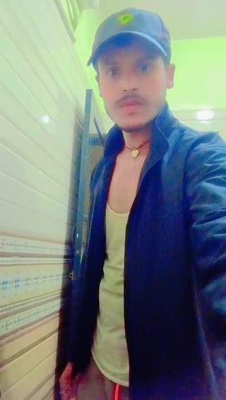 अरे जान ए हमको गुलाब है कि रात के अंधेरों में भी महकने का हुनर जानते हैं