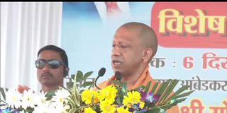 लखनऊ ब्यूरो रिपोर्ट 
उत्तर प्रदेश में अब सफाई कर्मचारियों को मिलेगा निर्धारित वेतन 1 से 2 महीने के अंदर नया शासन आदेश जारी होगा और यह गारंटी सरकार की है सरकार बहुत जल्द यह गारंटी आपके सामने उपलब्ध कराएगी 
लखनऊ से ब्यूरो रिपोर्ट संध्या सिंह