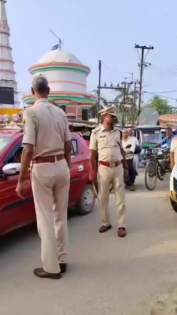 वरीय पुलिस पदाधिकारी महोदय के आदेश के आलोक में मैं अब यातायात (traffic)में काम नहीं करूंगा,मुझे ट्रैफिक से हटा दिया गया है, अब मेरा डयूटी पुलिस लाइन में होगा । ये मेरा ट्रैफिक से संबंधित लास्ट विडियो हैं, जय हिंद, जय भारत, जय बिहार, जय बिहार पुलिस
#viralreelsfb #saharsabihar #policeman #police #saharsa #virals #BiharPolitics #vlog #viral #traffic पत्रकार चंचल यदुवंशी followers top fans